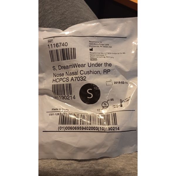 Philips Respironics DreamWear Under the Nose Nasal Cushion Small #1116740 -QTY 1