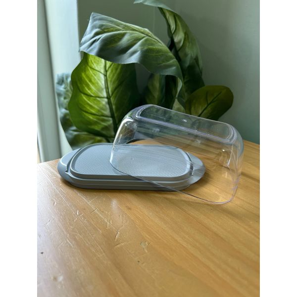 AL-FAHMI Plastic Butter Dish & Chees Box Container Box with Lid Modern & Stylish Butter Dish 3 Colours. 19x9x12cm. (Grey Base)