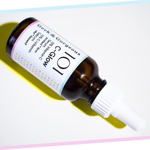 Geek & Gorgeous 101 C-Glow Serum with 15% Vitamin C, Super Light, with Ferulic Acid and Vitamin E, Protects the Environment, Promotes Collagen and Balances Skin Tone - For All Skin Types, 30 ml