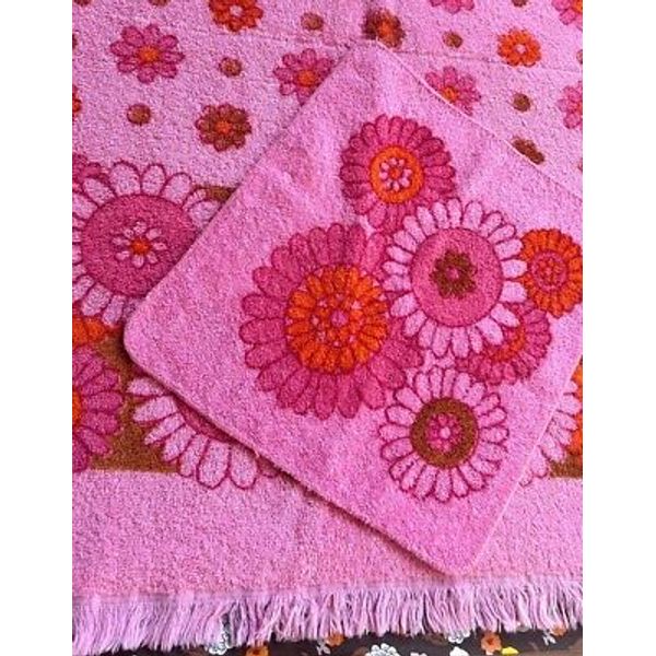 Vintage Flower Power Pink Bath Towel Set 2 1970s JCP Retro Floral Fringe