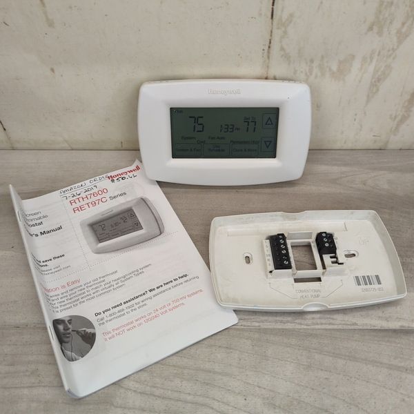 Honeywell RTH7600D 7-Day Programmable Touchscreen Thermostat White