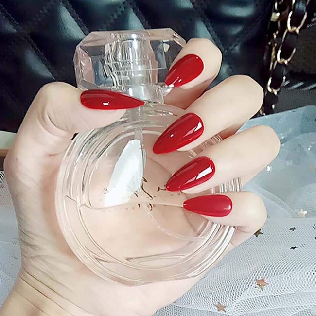 Bomine Press on Nails Long Red Fake Nails Stiletto Acrylic False Nails Tips Full Cover Nail Glossy Manicure Party for Women and Girls 24Pcs (Red)