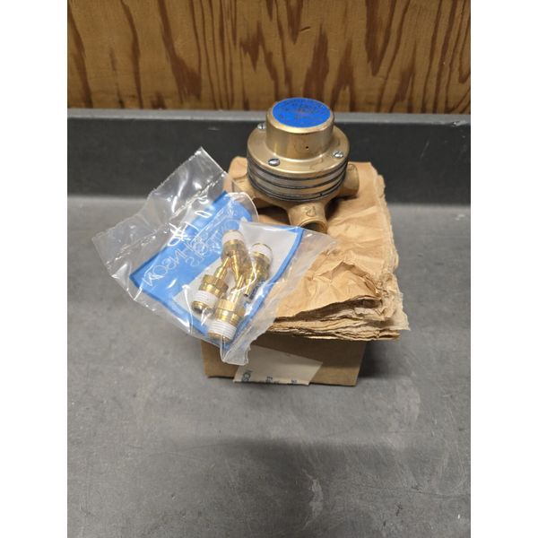 *New Old Stock* Johnson Controls C-130-1  Comparator Control *Sealed Box*