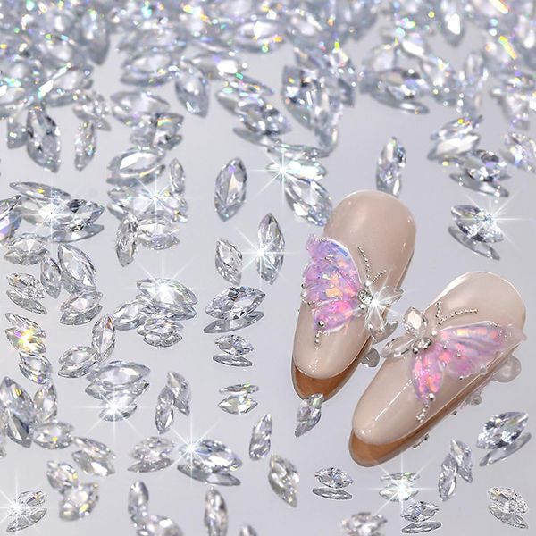 100pcs Glänzende Zirkon Nagel Edelsteine Strasssteine Nägel 3D Kristalle Glitzersteine Nagel Charms Nail Gems Shiny Rhinestones Nail Charms Nägel Zubehör Nageldesign Glitzer Steine Nail Art Charms