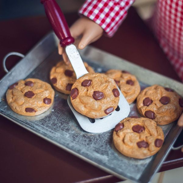 THE QUEEN'S TREASURES 18 Inch Doll Kitchen Food Bake Accessory, 8 Piece Chocolate Chip Cookie Baking Set, Compatible with American Girl Pastry Bake Shop & Kitchen Furniture