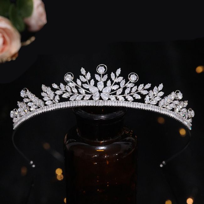 Aoligrace 5A Cubic Zirconia Wedding Tiaras and Crown for Women Small Bride Floral Headpiece Sweet 16 Quinceanera Hair Jewelry
