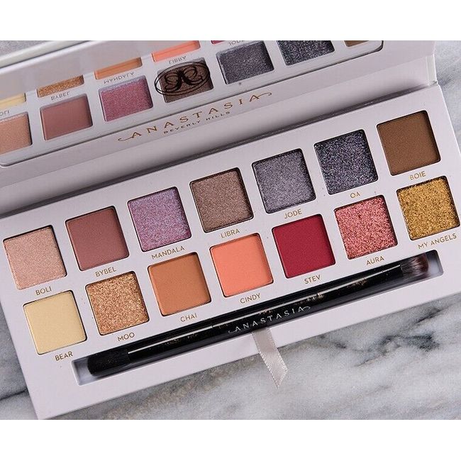 Anastasia Beverly Hills Carli Bybel Eye Shadow Palette New in Box Authentic