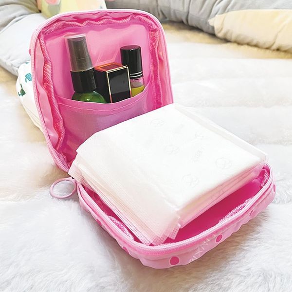 PayPie Sanitary Napkin Storage Bag, Portable Menstrual Pad Bag Tampons Collect Bags, Zipper Nursing Pad Holder Tampon Bag Sanitary Organizer for Women and Girls, 12 * 12 * 4 cm (Pink Strawberry)