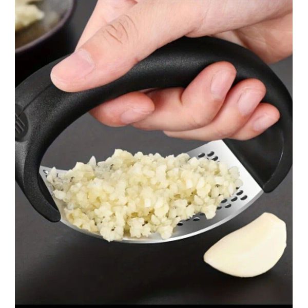 Ring Garlic Press Rocker Chopper Mincer & Crusher.  Silicone, Metal, Kitchen