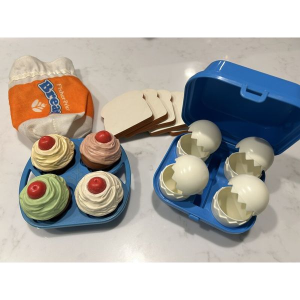 Fisher Price Fun with Food 4 Cupcakes, egg carton+ shells, bread +bag