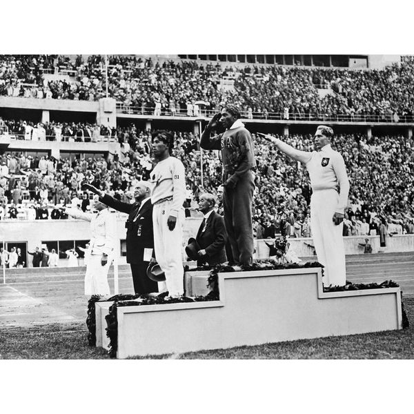 Historical Prints Express Jesse Owens 1936 Olympics, 20" x 15" - B&W Photo Art Print