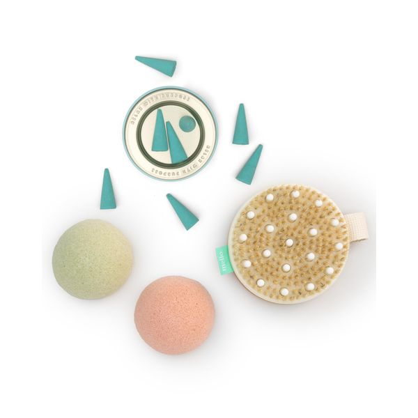 Mello Bath Accessories Deep Soak | Self Care Gifts For Women | Pamper Gifts For Women & Relaxation Gifts For Women | Bathing Accessories Includes Konjac Sponge, Incense Cones & Exfoliating Brush