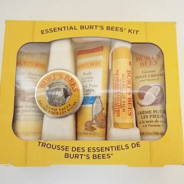 Brand New 5 Piece Essential Burt's Bees Kit - Unopened. (P)