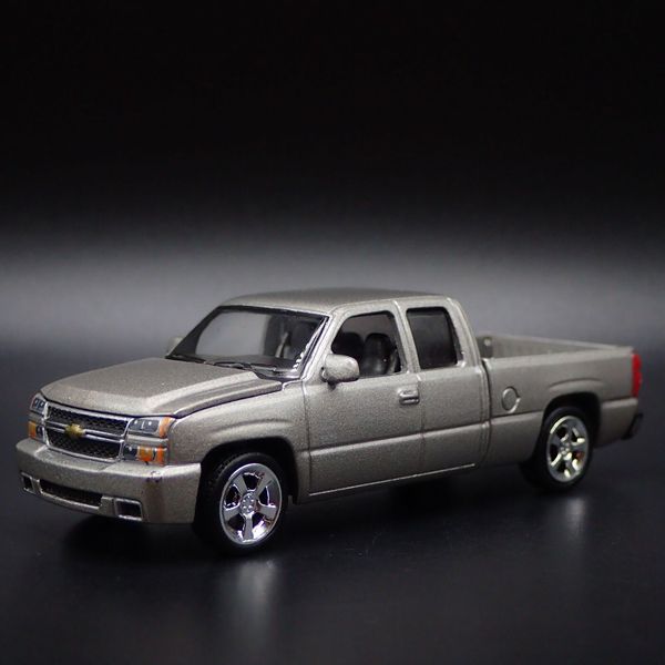 2003-2006 CHEVY CHEVROLET SILVERADO TRUCK SS CATEYE 1:64 SCALE DIECAST MODEL CAR