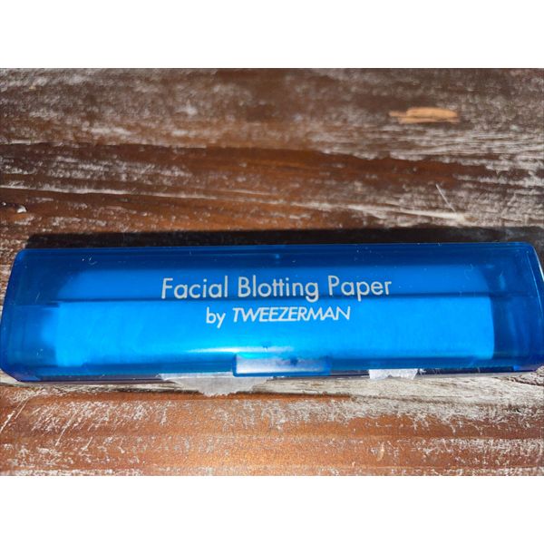 facial blotting paper by tweezerman - Hard To Find Travel Set