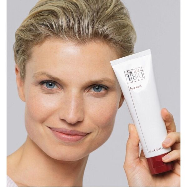 Nu Skin Vitamin C 180 Face Wash (SIZE 125 ML)