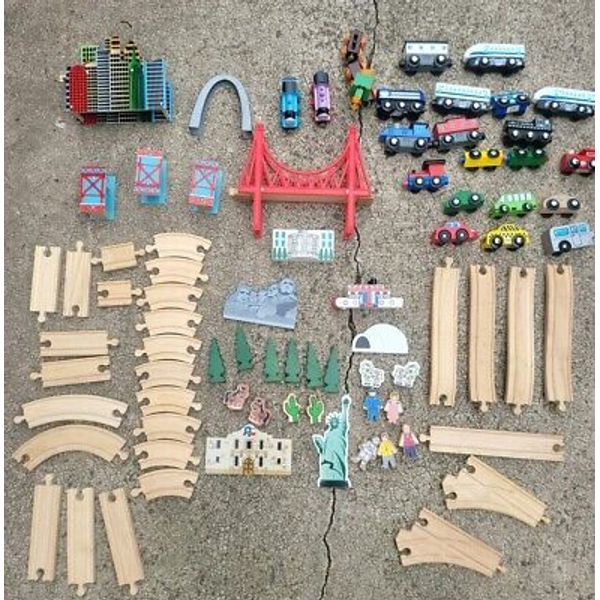 75 + Piece Wooden Train Set Lot Imaginarium Brio? Thomas Track Engines Scenery