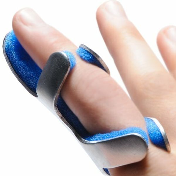 PROCARE Frog Style Finger Splint, Left or Right Hand Blue / Silver Medium, 1 CT