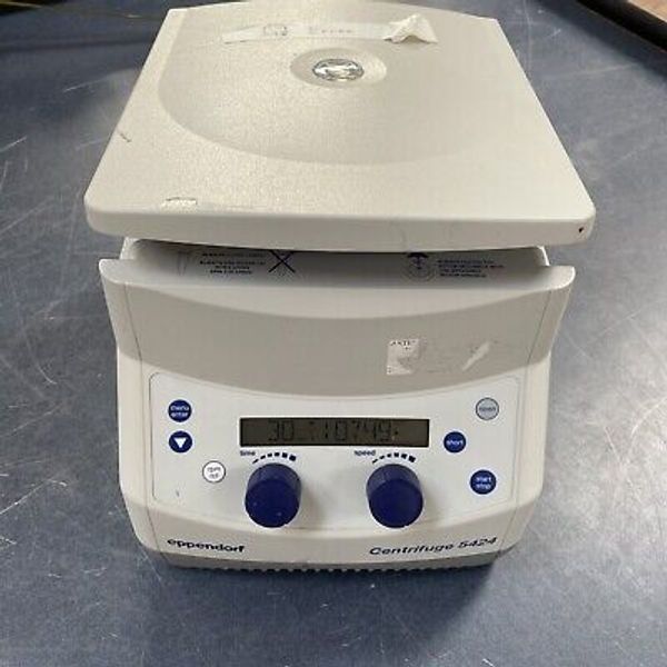 Eppendorf 5424 Micro Centrifuge w/FA45-24-11 Fixed Angle Rotor BIOMED LID ERROR