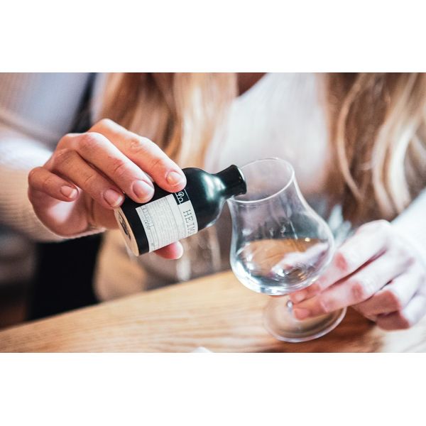 Jochen Schweizer Gift voucher: online gin tasting with tasting box (60 min.)