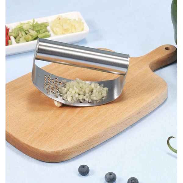Effortless Manual Garlic Press – Crush, Mince & Peel with Ease!
