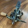 Gratica Carbon Reel Stand (Gunmeta)