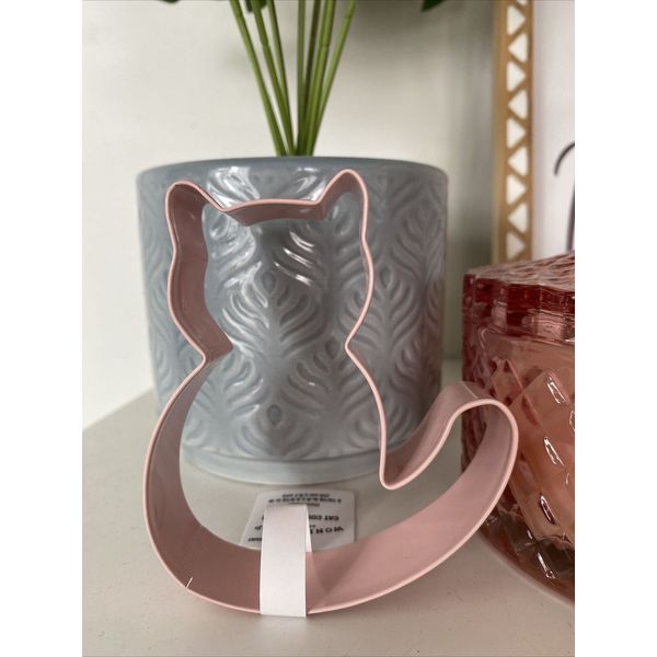 Wondershop Target Cookie Cutter Cat Kitty Kitten Pet Pink Stainless Steel Baking