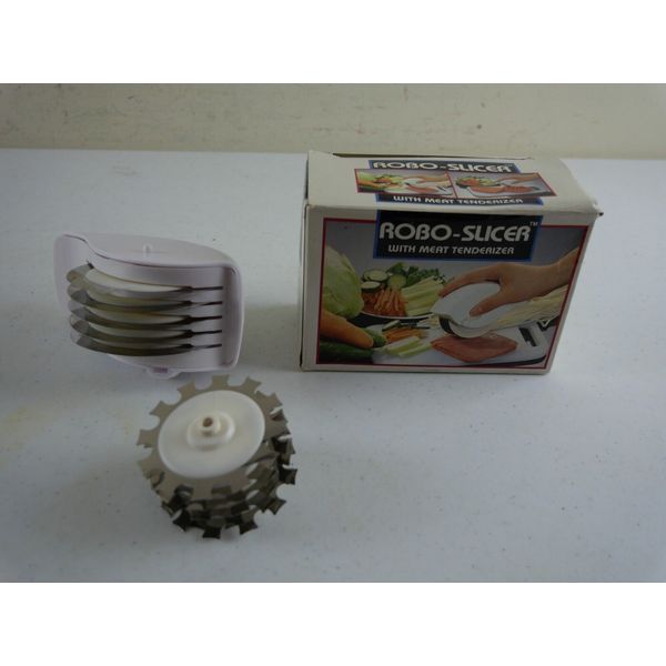 Vintage ROBO-SLICER w/  Meat Tenderizer Hand Operated Appliance Kitchen Tool NEW