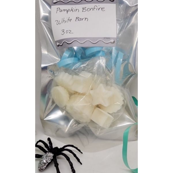 WHITE BARN  Scented Handmade Wax Melts "PUMPKIN BONFIRE " 3 OZ