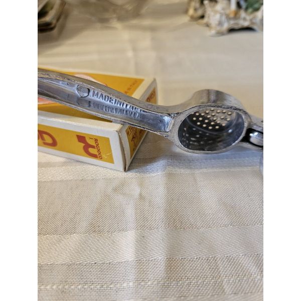 New Vintage Rowoco Garlic Press Italy #109