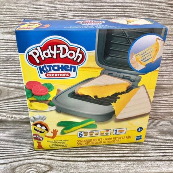 Play-Doh Kitchen Creations Cheesy Sandwich making set play food