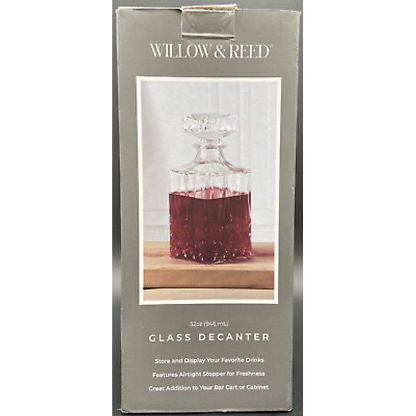 9 Inch Square Whisky/Wine Beautiful Glass Decanter/Stopper Store Display 32 Oz