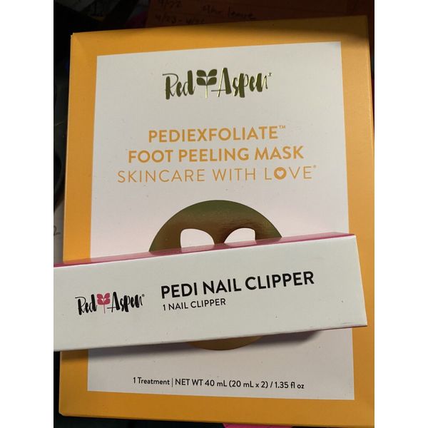 Red Aspen Foot Peeling Mask & Clippers