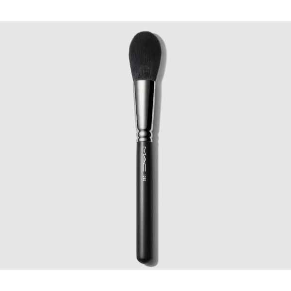 M.A.C. 129 SYNTHETIC POWDER/BLUSH BRUSH