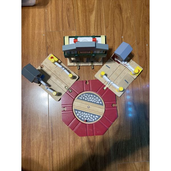 Thomas & Friends/BRIO Train Track Building Pieces Working Lights And Sound