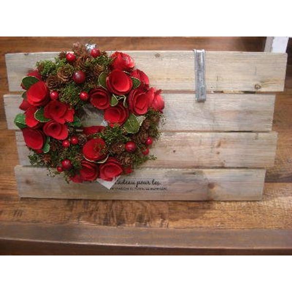 Round Wreath Mini Red with Wood Stand