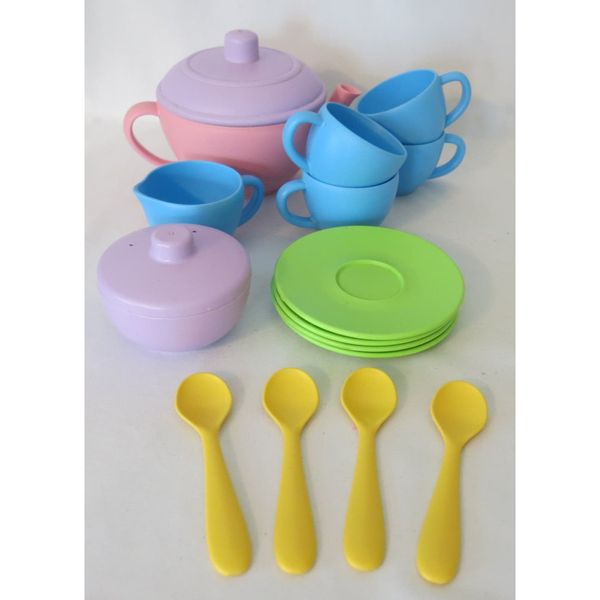 GREEN TOYS Tea Set 17 pc Pretend Play Dishwasher Safe Recycled Plastic Toddlers