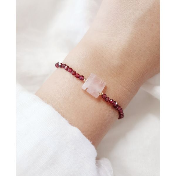 (Fashion prayer beads) 14k gold field ball rose stone swastika January birthstone garnet Buddhist bracelet raw stone bracelet