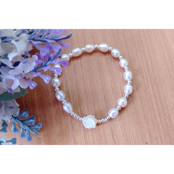 White Mother of Pearl Rose Pearl Silver Bracelet