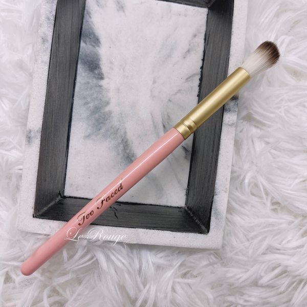 Too Faced Pro-Essential Teddy Bear blender eyeshadow blending brush New Limited