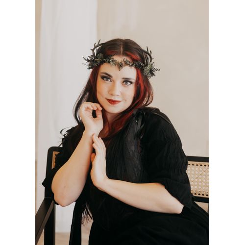 MOSTORY Light up Elf Crown - Black Antler Headpiece Gothic Flower Circlet Elven Woodland Tiara for Women Renaissance Fair Cosplay Halloween Costume Photo Shoot