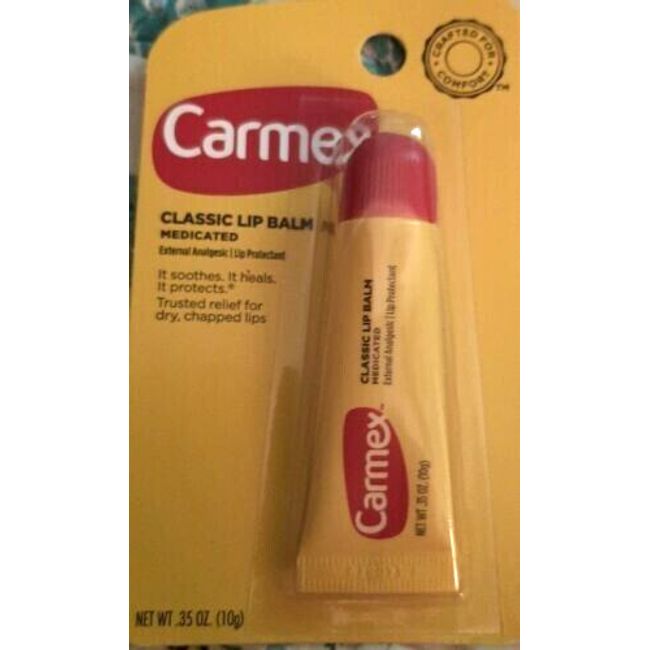 Carmex Classic Lip Balm Cool Soothes Medicated Protects Dry Chapped Lips  .35 oz