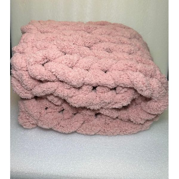 Pink Blush Soft Chunky Warm Pet Bed Mat Hand Knit Acrylic Mach Wash 25” X 21”