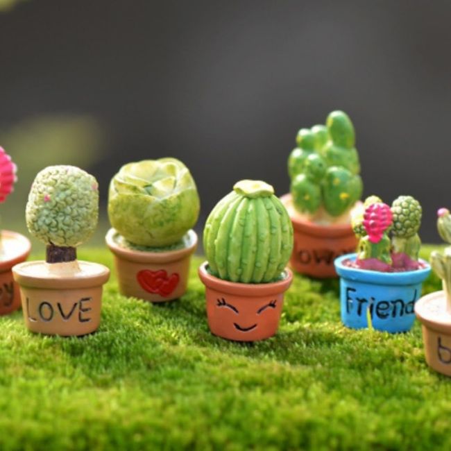 trakvec Figures Cactus Moss Terrarium Miniature Figures Garden Ornaments Figurine Figures Diorama Set of 7