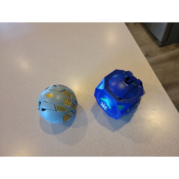 Lot Of 2 Large Bakugan Battle Brawlers Transforming Ball Toy Figures Spin Master