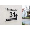 Hausnummern Türschild Acrylglas Transparent mit Pfeil