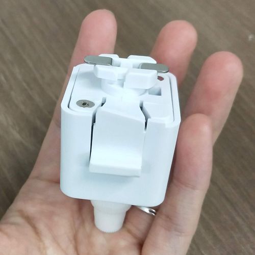 J-Type Track Lighting Connectors for J-Style Single Circuit 2-Wire Style Track System Pendants Juno Compatible Track Adapters White Rail Head Track Accessory for 110V Pendant Spotlights 6 Pack