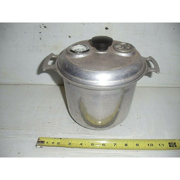 VINTAGE Aluminum Steamer Pot Mini Pressure Cooker Health Ware Metrolite