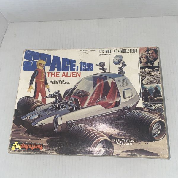 MPC Space: 1999 The Alien Fun dimensions Model Kit