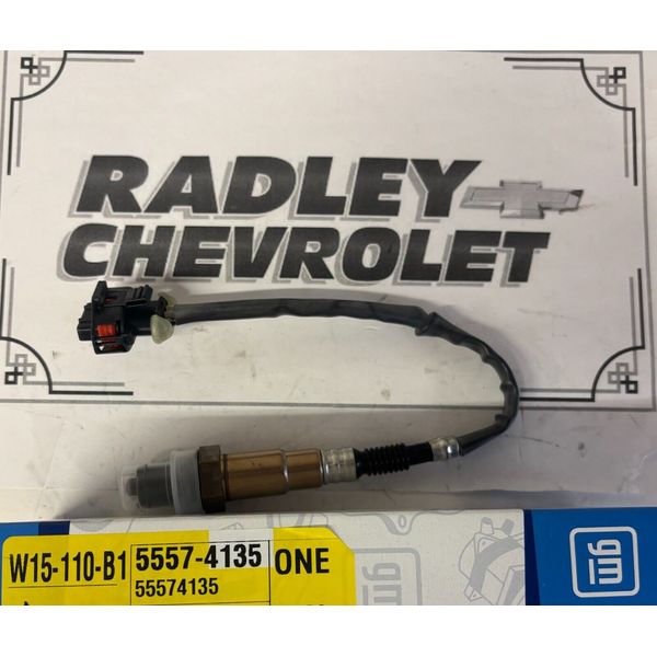 NEW GM OEM OXYGEN O2 SENSOR- GENERAL MOTORS GMC 55574135